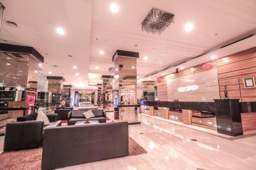 Great Western Hotel & Resort Serpong - Tangerang Dış mekan fotoğraf